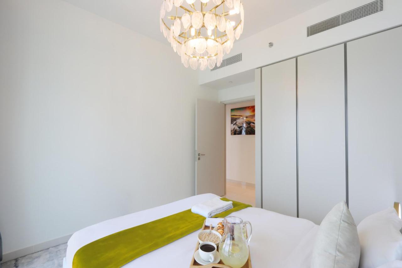 Livbnb Suites - 3 Bedroom With Private Beach Marina Skyline View Dubai Buitenkant foto